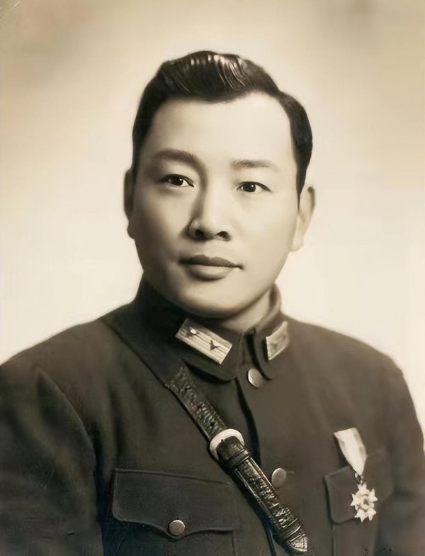 金牛财富 82年宋希濂在美国，记者采访时故意刁难，宋希濂一番话后全场鼓掌